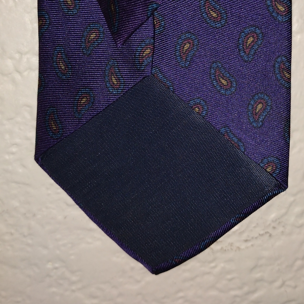 Necktie - Picture 4 of 5